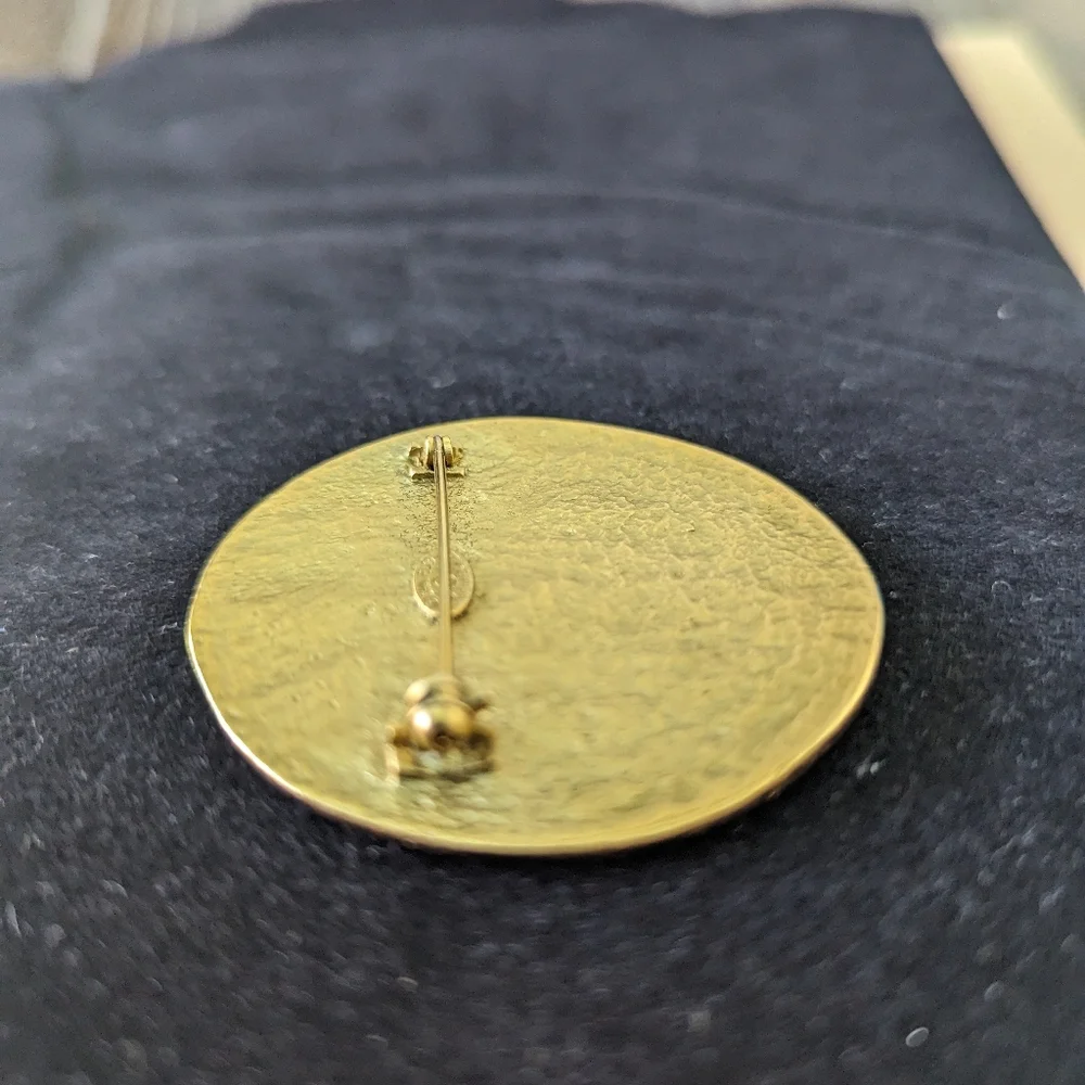 Vintage Chanel CC Medallion 94P brooch - Picture 8 of 10